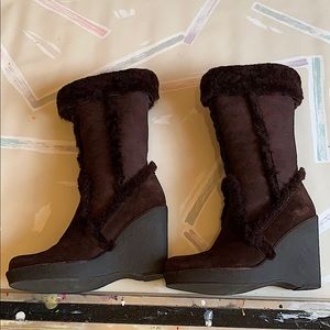 Beautiful Dk Br. BCB Girls fully lined boots like new. If you ❤️ comfortable!